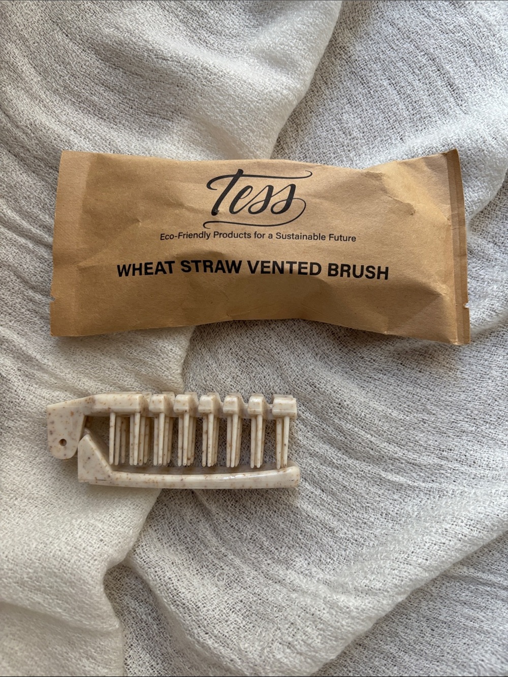 Foldable Wheat Straw Vented Brush – Natural Brown